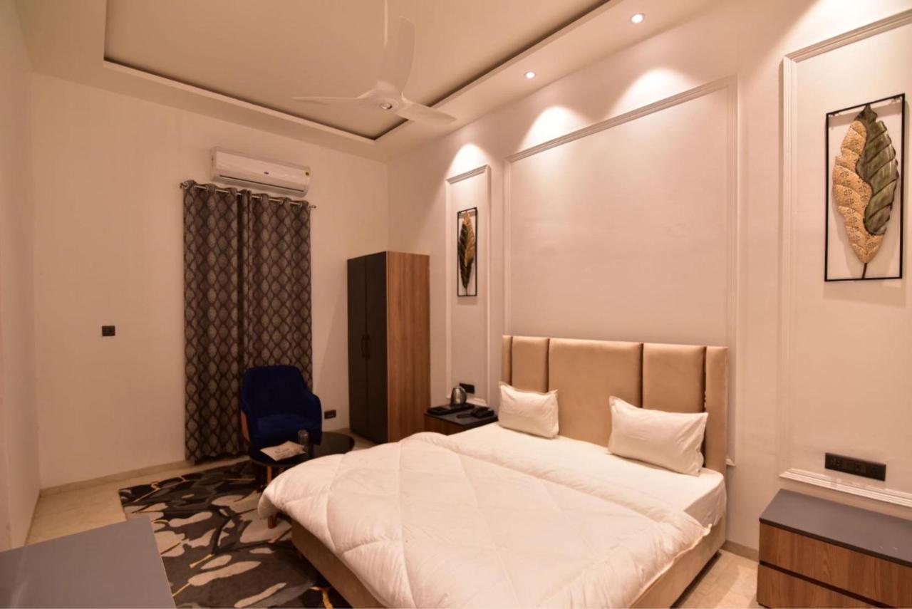 Kamay The Kohinoor Palace - A Heritage Hotel Faizabad ภายนอก รูปภาพ