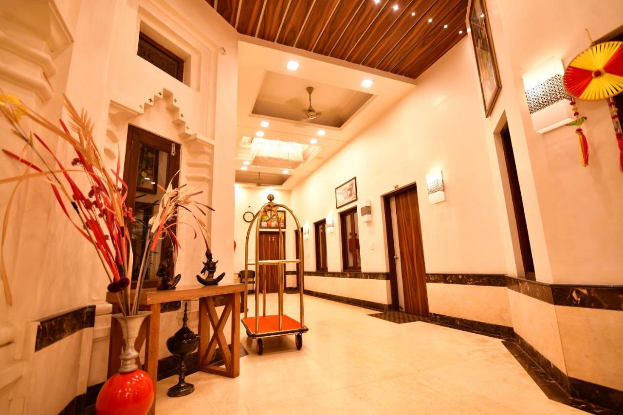Kamay The Kohinoor Palace - A Heritage Hotel Faizabad ภายนอก รูปภาพ