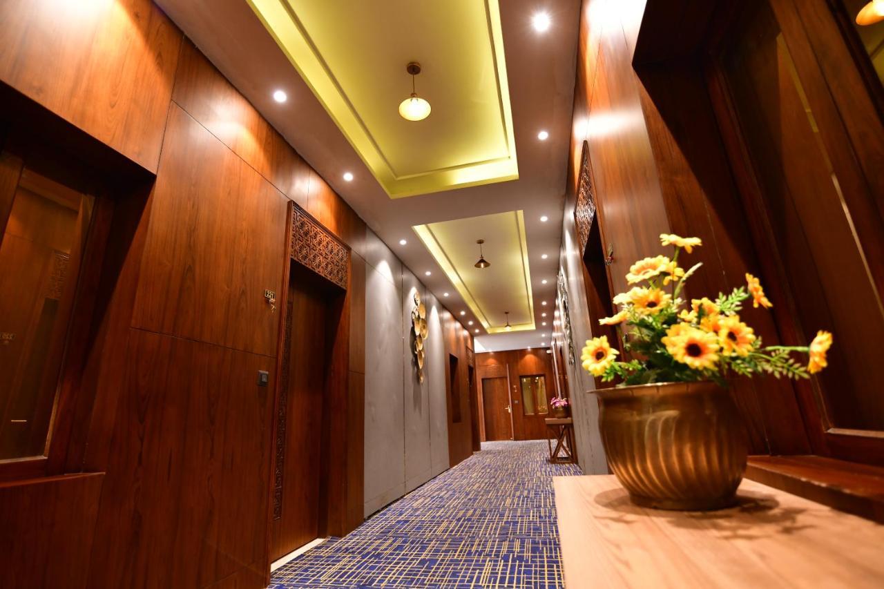 Kamay The Kohinoor Palace - A Heritage Hotel Faizabad ภายนอก รูปภาพ
