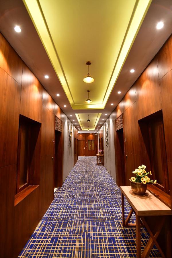 Kamay The Kohinoor Palace - A Heritage Hotel Faizabad ภายนอก รูปภาพ
