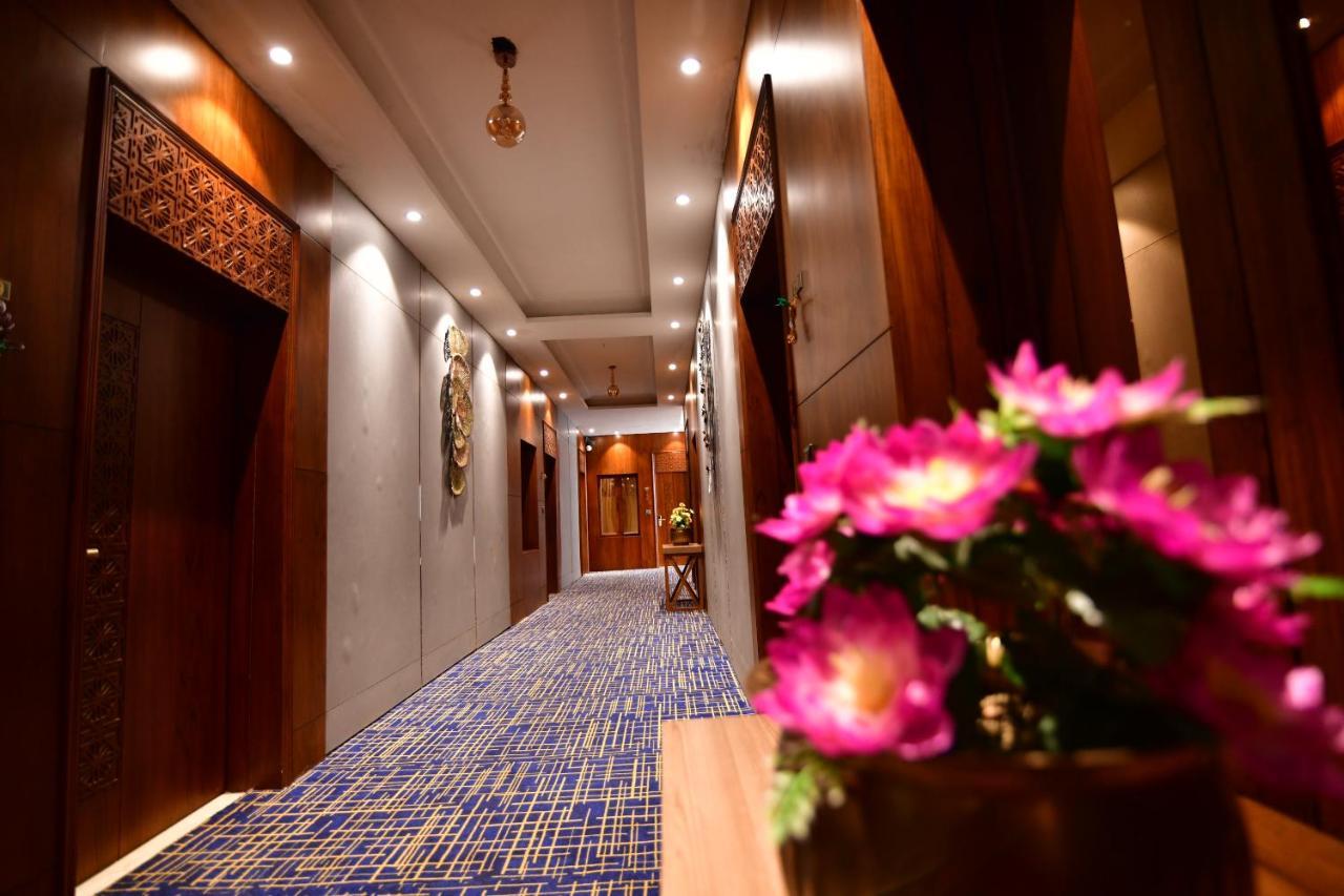 Kamay The Kohinoor Palace - A Heritage Hotel Faizabad ภายนอก รูปภาพ