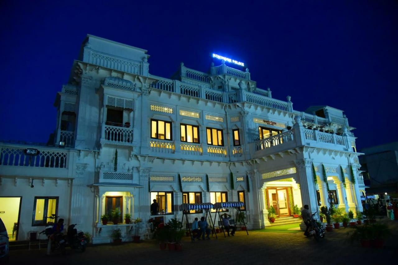 Kamay The Kohinoor Palace - A Heritage Hotel Faizabad ภายนอก รูปภาพ